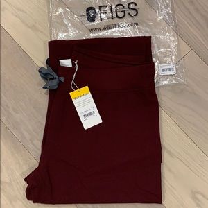 Figs Livingston Burgundy Size Small Regular Length